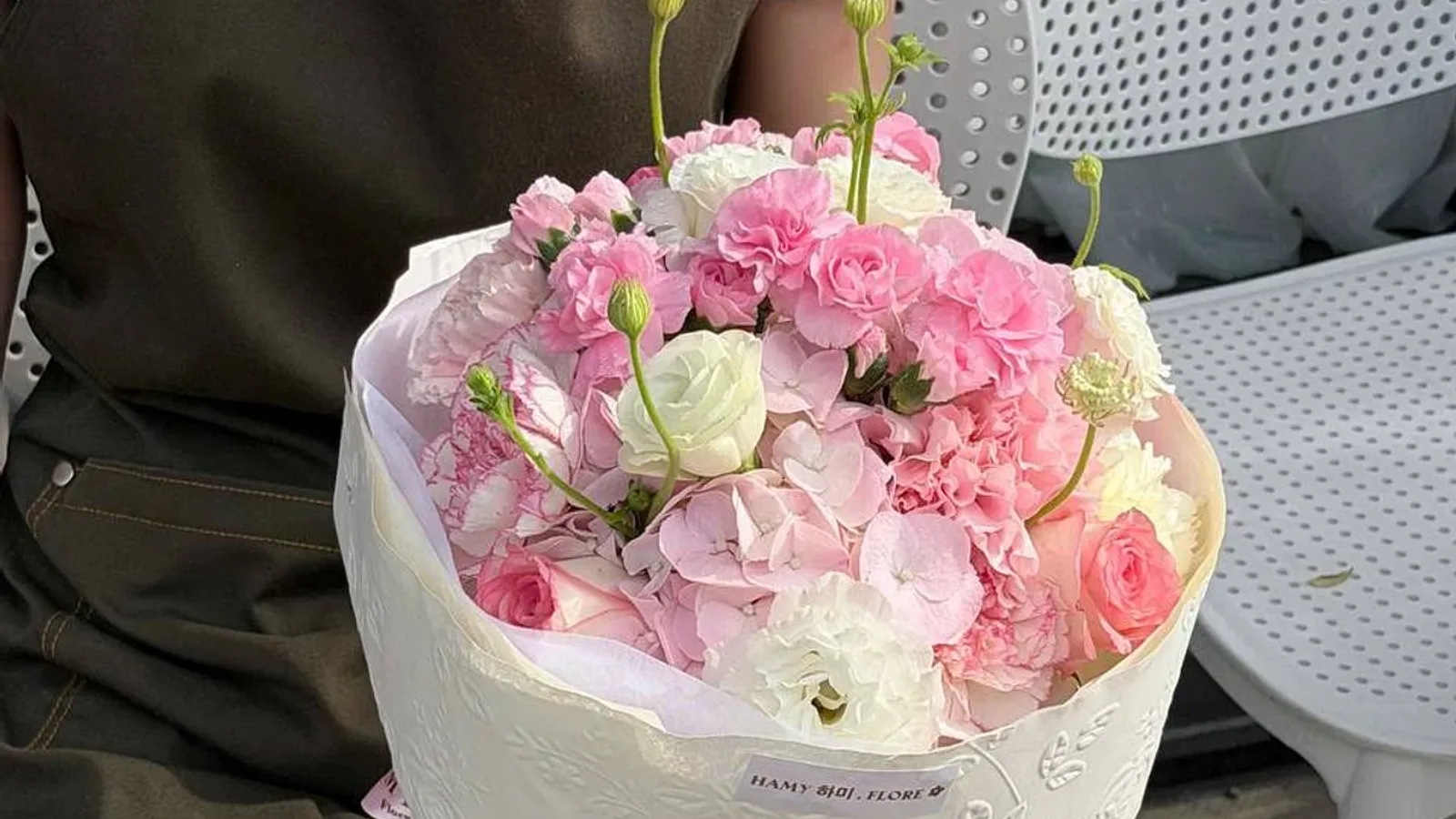 생일 꽃다발 추천 — 꽃 종류·색·탄생화로 고르는 법